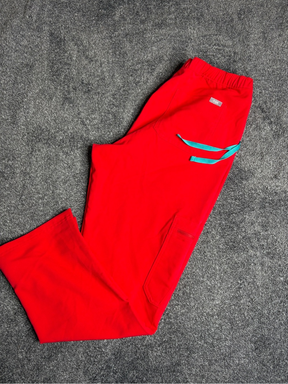Figs Cairo Cargo Scrub Pants Mens Medium Short (M/S). Bright red color